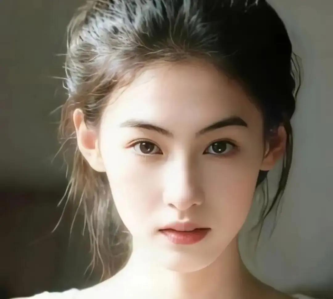 阿娇最近在浪姐5里亮相，明显瘦身成功了。不再是从前那种易碎的感觉，反而多了份温润