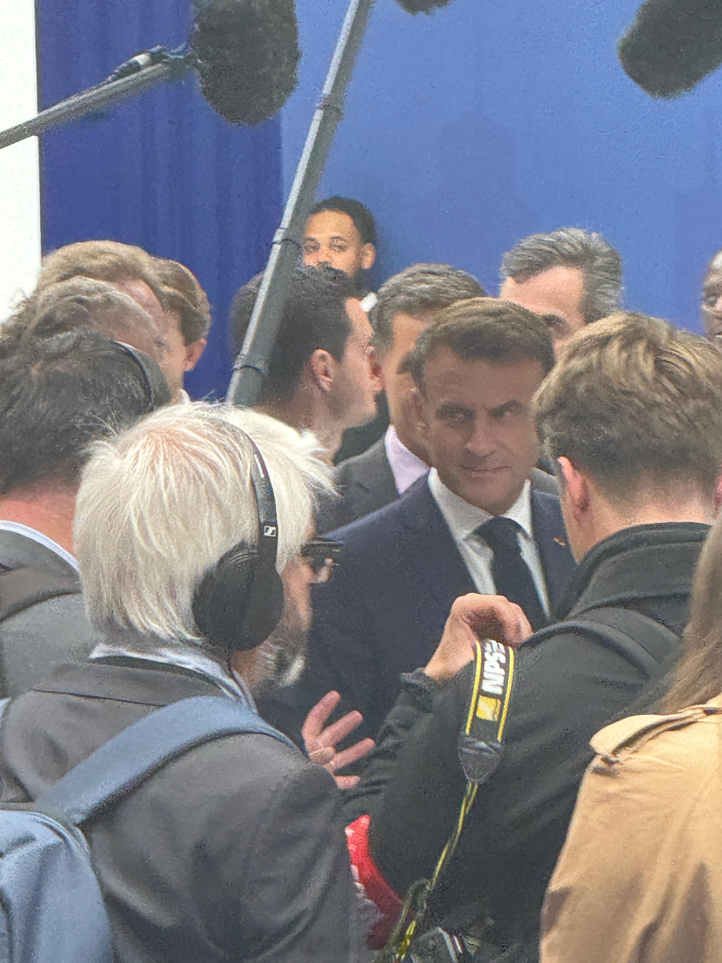 马克龙访华将影响中欧未来马克龙今早还在成都晨跑，就跟着六七个跟班，挺随意的。记得