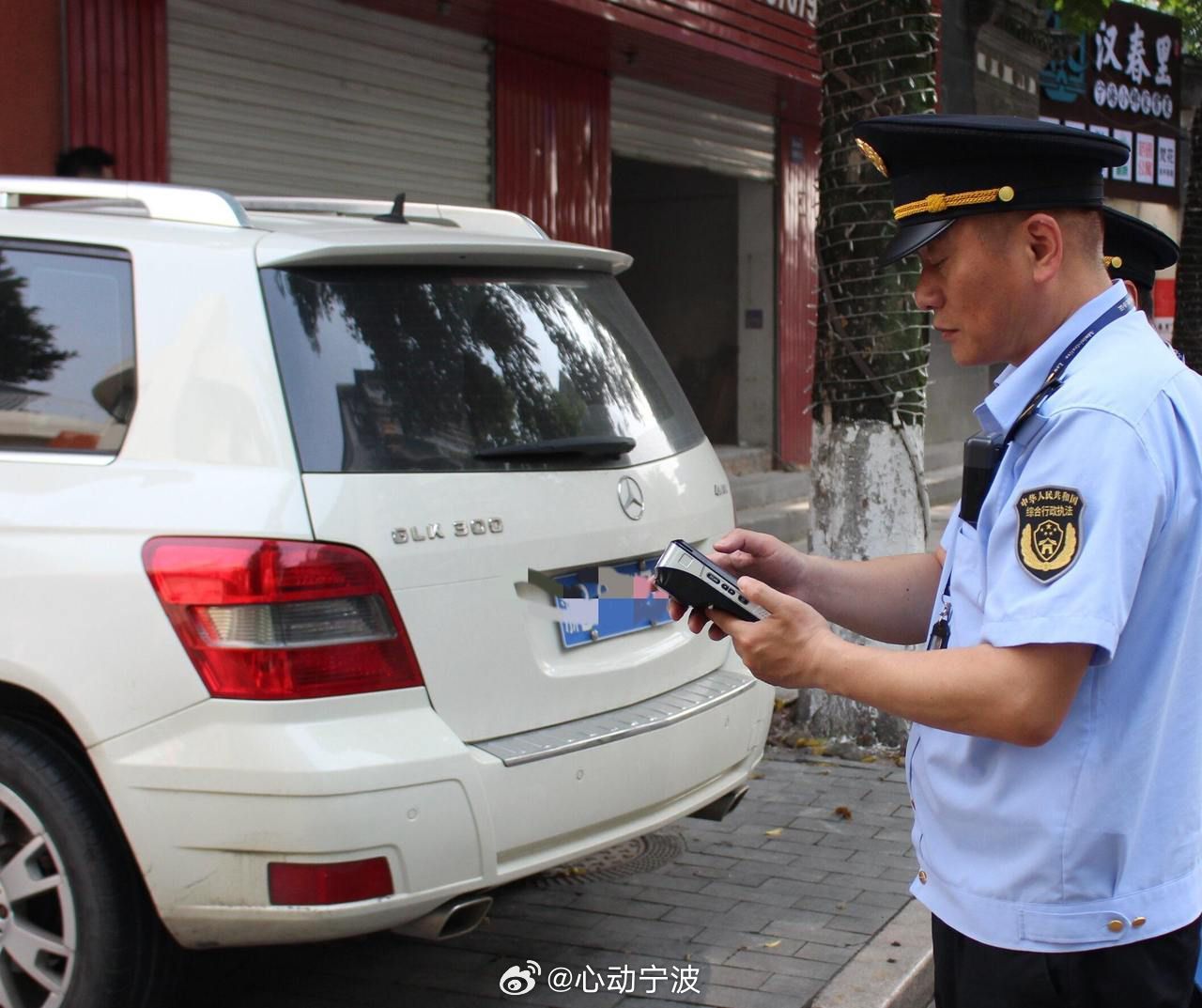 宁波海曙数字化精细治理守护秀水街烟火气 拥有千年历史的宁波秀水街开街后客流激增，