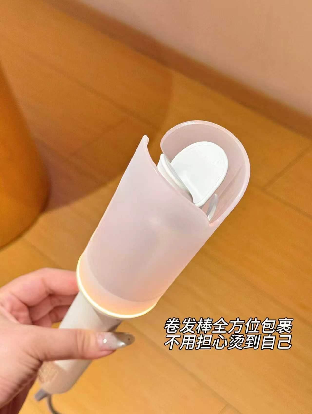 卷发星人应该都懂吧😭
以前我每次用卷发棒都像在渡劫：头发一拽断一把，偶尔还得顺