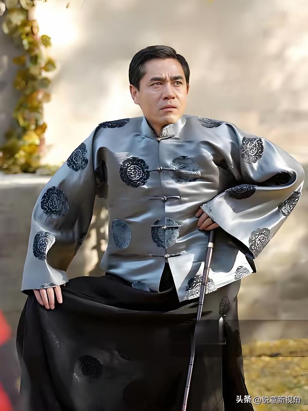 演员陈宝国说：“当初我父亲在病床上看完大宅门剧本后特别兴奋，让我一定好好演，但后