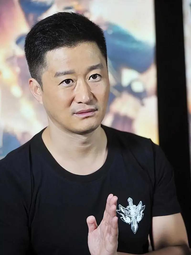 吴京又“炸”了！

《镖人》还没上映，评论区先被“京言京语”攻陷。这次连带谢霆锋