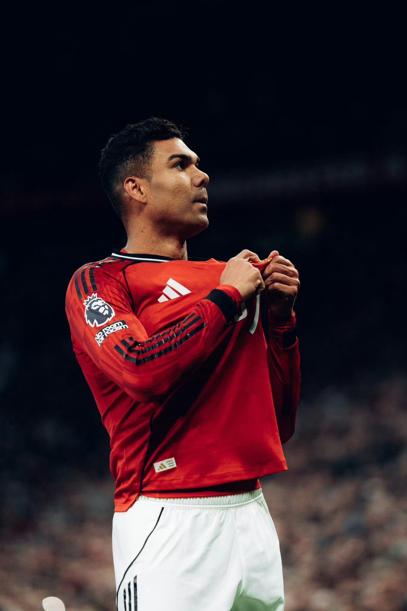 2-1拿下胜利！卡塞米罗破门，B费冲击传奇纪录，曼联双线利好，强势叫板利物浦4月