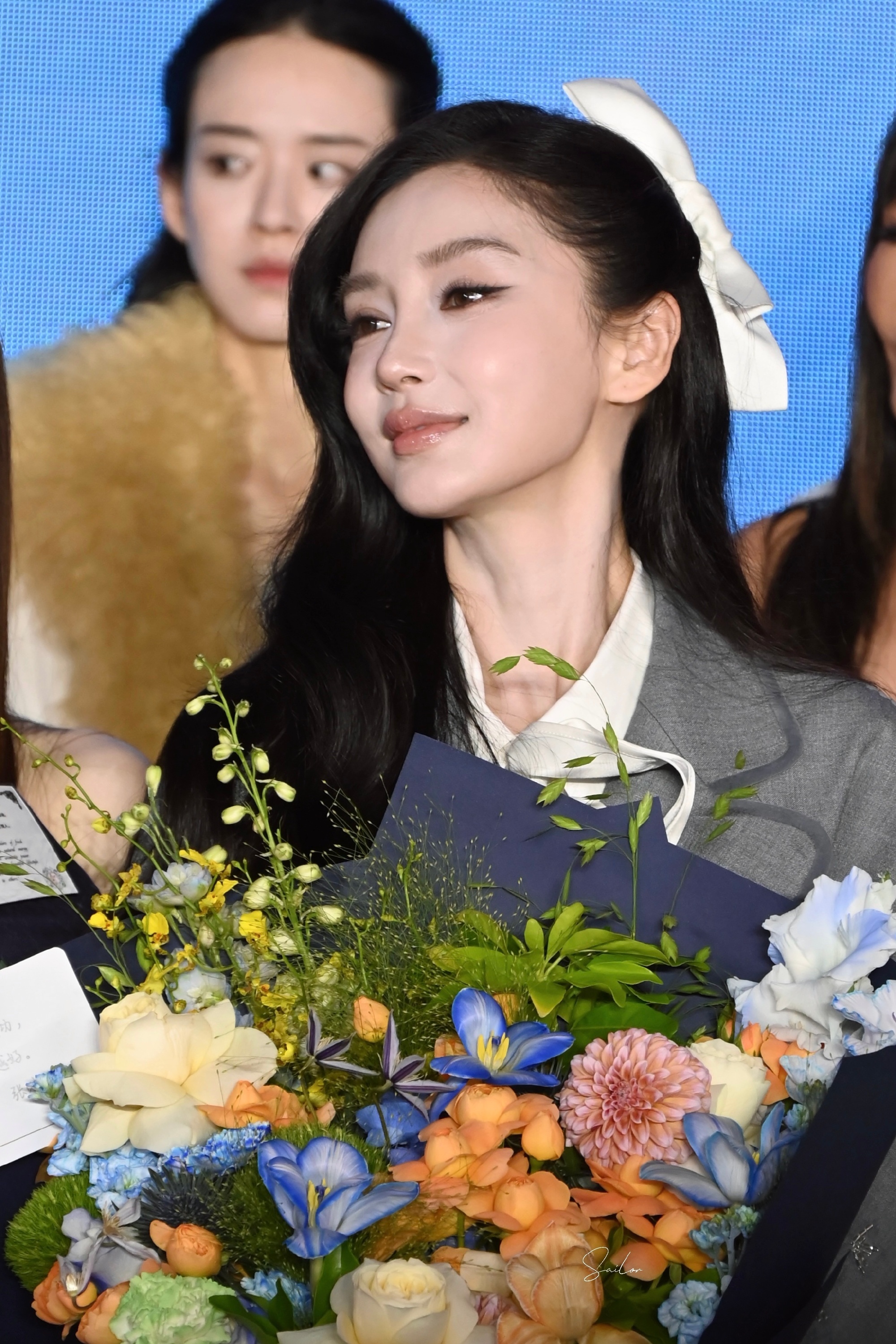 angelababy angelababy “追随光 我对你的爱意永远热烈真诚”