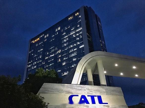 【宁德时代回应车企给电池厂打工：只需问输出的价值够不够，其他的交给市场】宁德时代