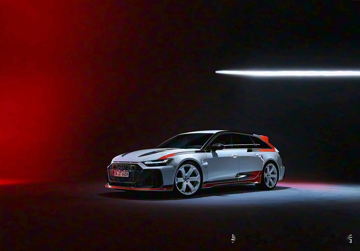 论年度燃油车型，小鱼第一给到了我最爱的燃油瓦罐奥迪RS6 Avant，但是，是R