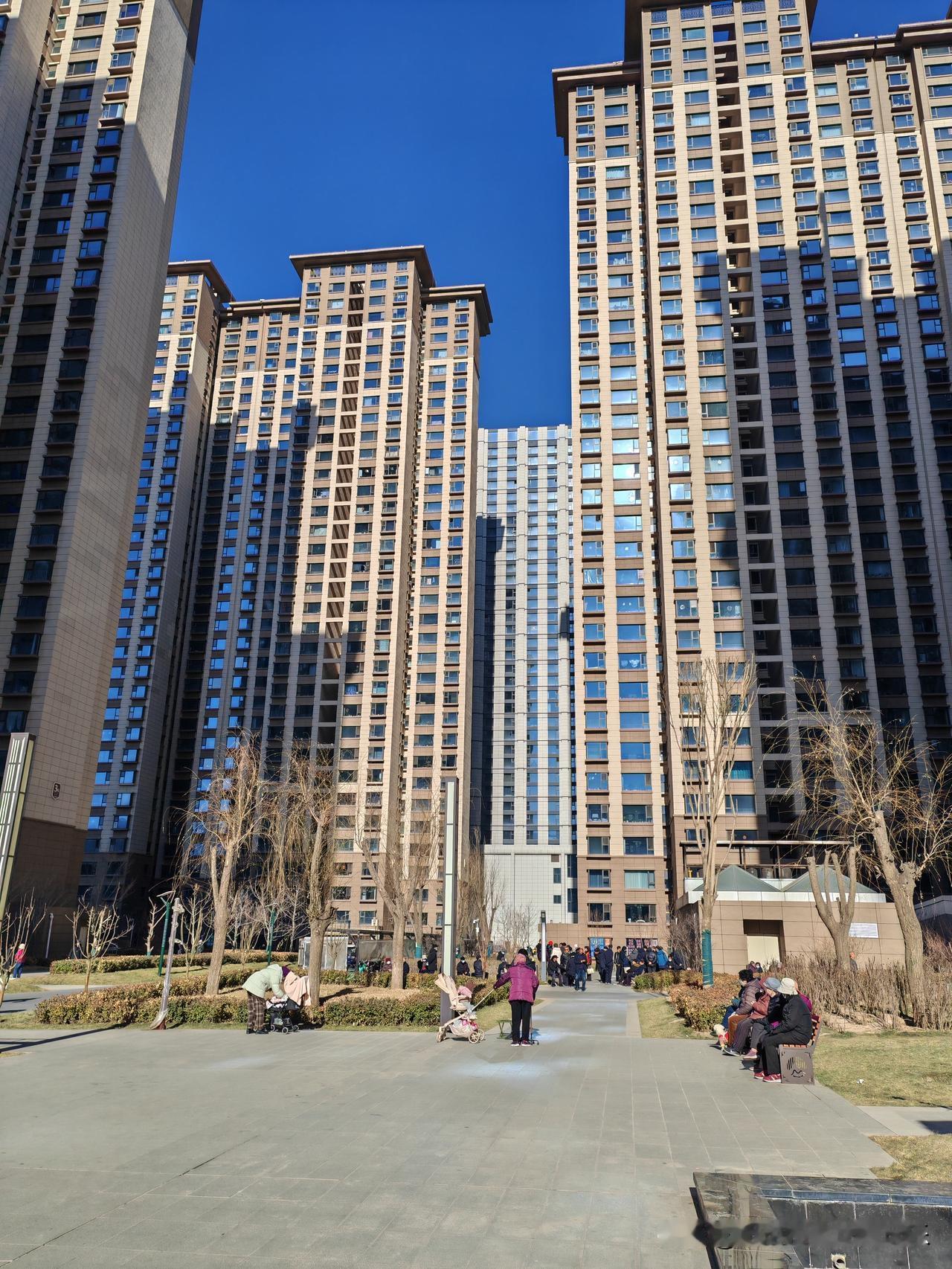 很多地区的居民医保是不能够转移成为职工医保的，也就是说他不能够累及年轻，所以这个