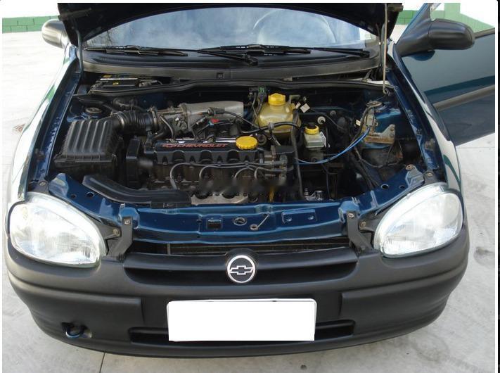 赛欧还记得不？？？这是1999年在巴西上牌的雪佛兰Corsa~~~手动挡+手摇窗