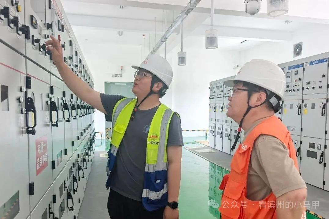 济滨高铁惠民站配电所成功受电 全面进入带电调试阶段
 
2026年6月，济滨高铁