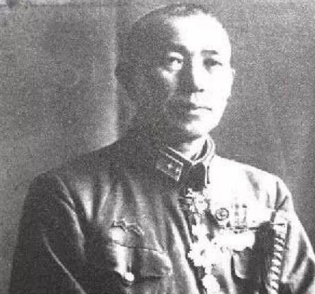 石井四郎是731部队的创办者。他特别好色，喜欢玩弄年轻漂亮的艺伎。和艺伎上床前，