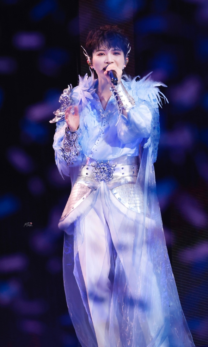 周深被夸嗓子是老天爷喂饭吃  超级羡慕这种天赋选手，然后自己又超级努力的，好喜欢