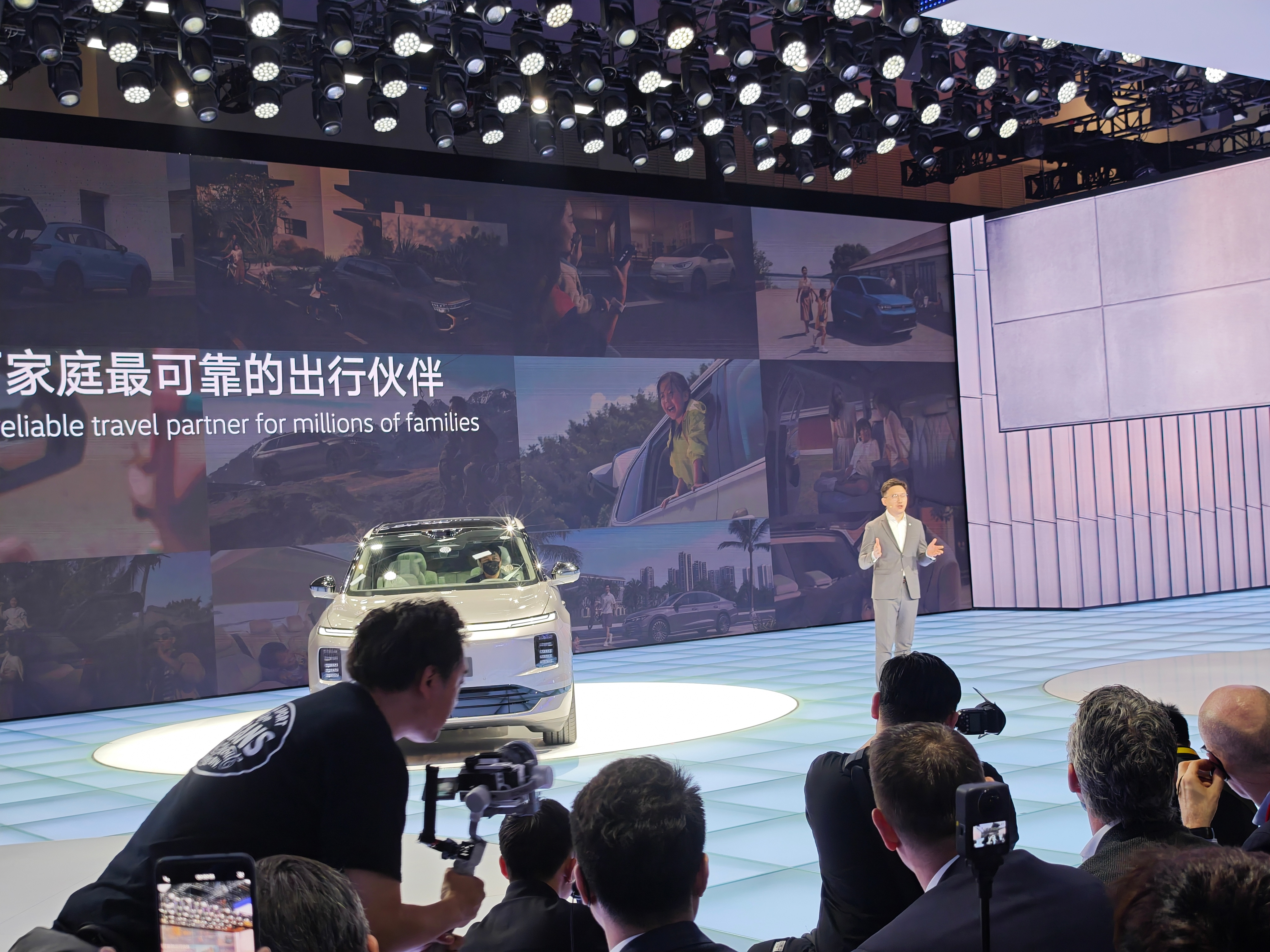 北京车展，大众这场发布会，信息量很大。超20款新能源车今年推出，2030年累计5