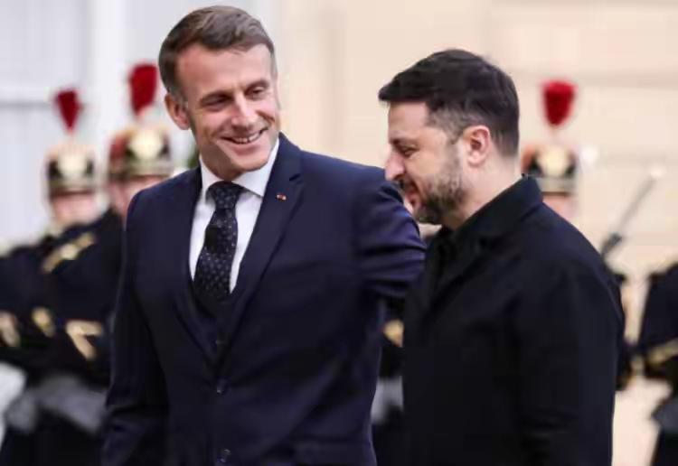 俄乌博弈新转折！美俄欧密集动作。马克龙访华藏关键信号。

俄乌冲突进入博弈深水区