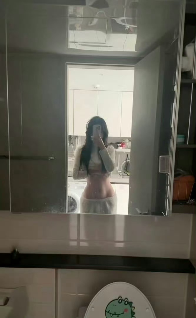 你说你包容我的一切 一皱眉你又不乐意 