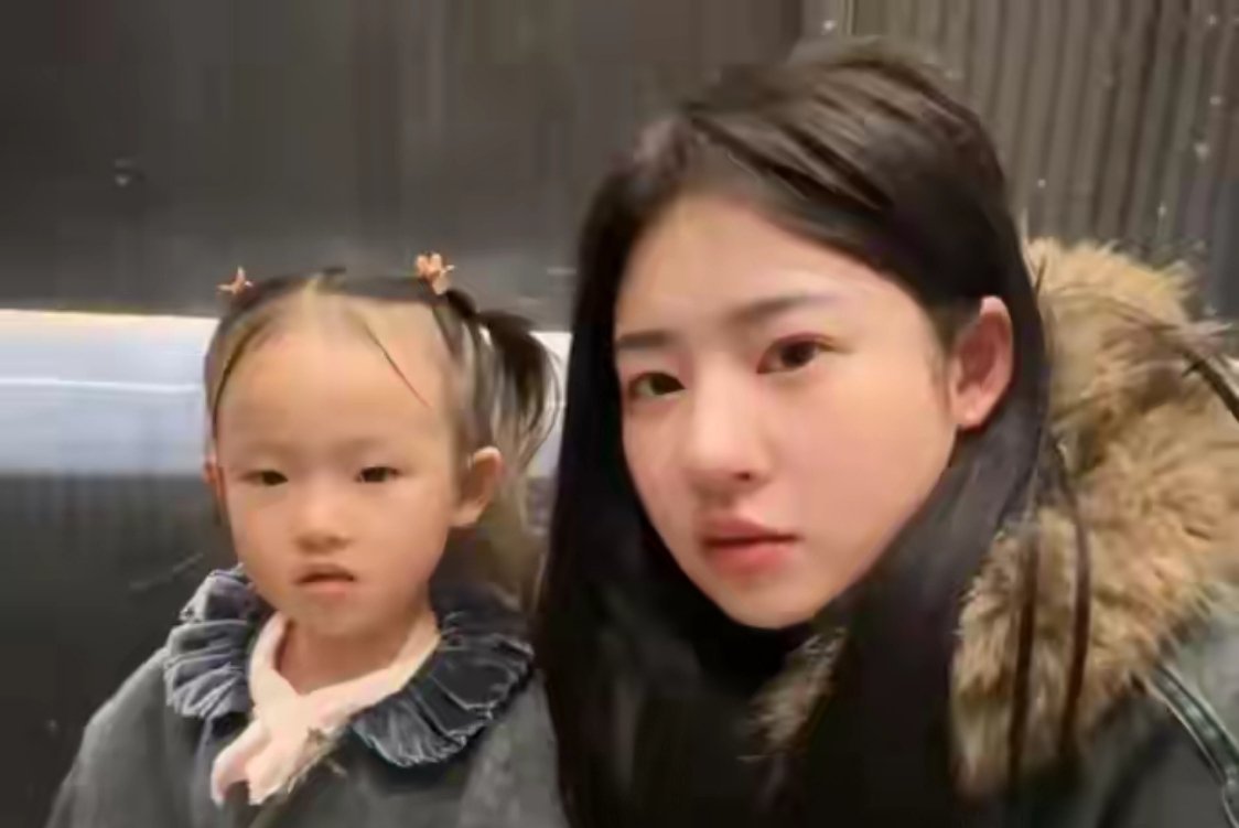 黄一鸣回应不做亲子鉴定黄一鸣明确表态，不做鉴定不是不敢，是没必要。生父长期失联、