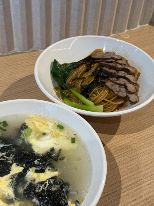 老员外新品牛肉葱油拌面吃了🤤