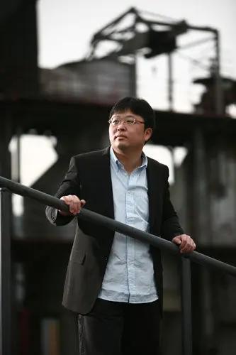 没看懂罗永浩的真实意图。他是和西贝有个人恩怨，只盯着这一个品牌呢。还是以西贝撕开
