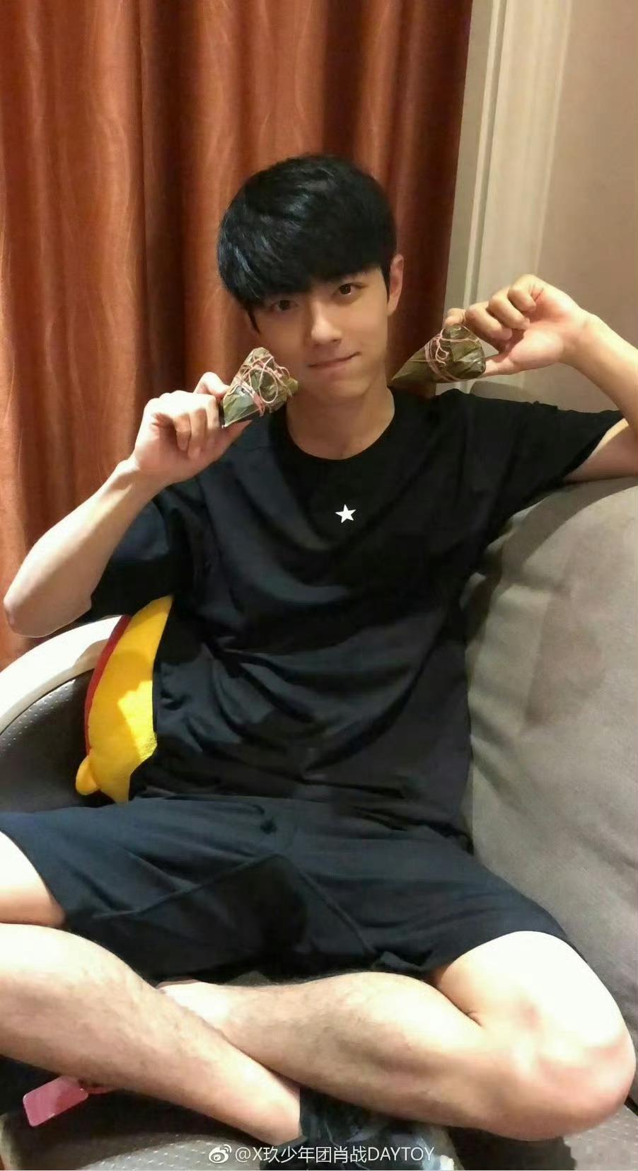肖战20岁的肖战一直都是这么的好看