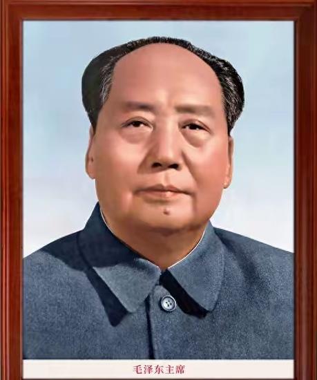 九月九，山河肃立。1976年今日，毛主席溘然长逝，却把星火种进中国骨髓。井冈山枪