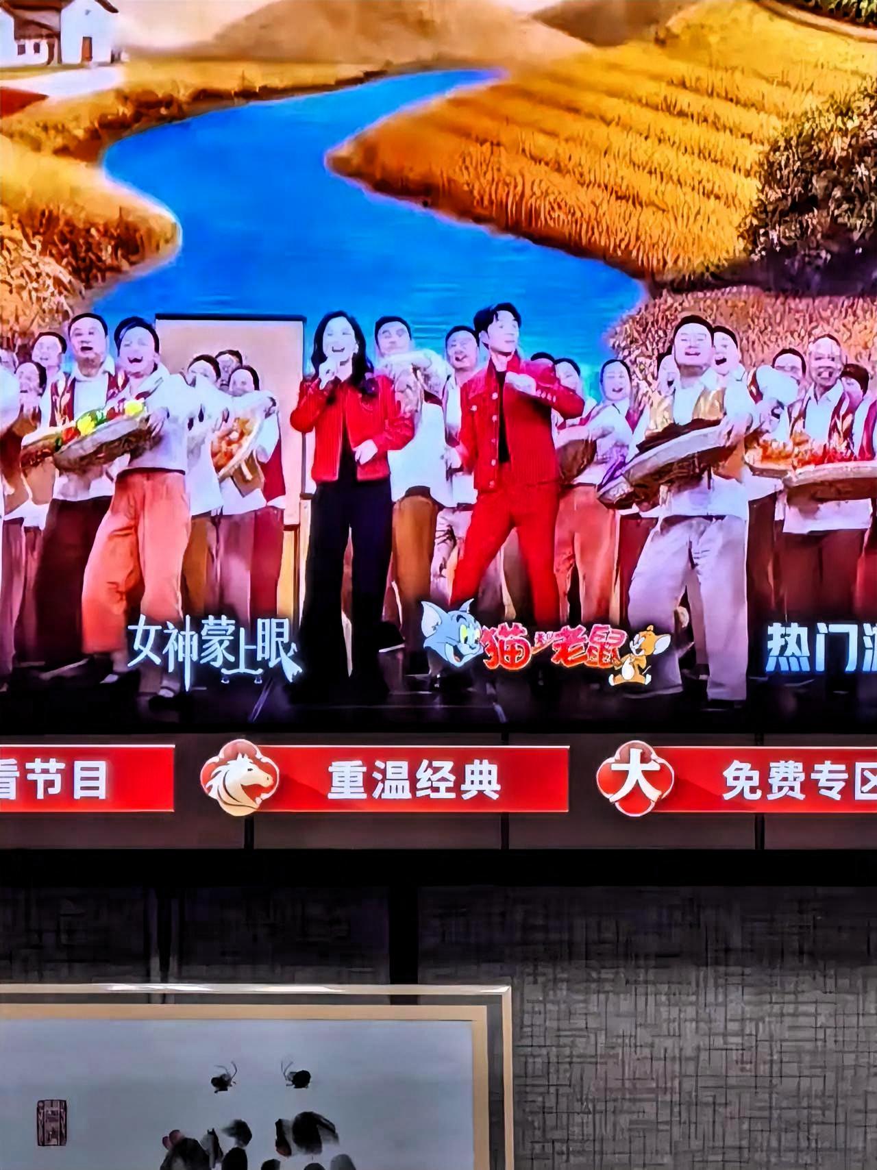 今年春晚20:00开播，到现在已经一个多小时了，说实话，目前还没有一个节目能真正