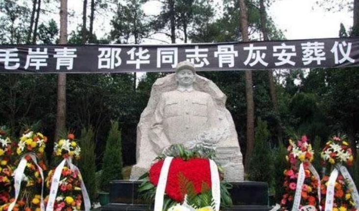 2007年，毛岸青突发心脏病，在北京301医院不幸离世，临终前，他留下遗言：我走