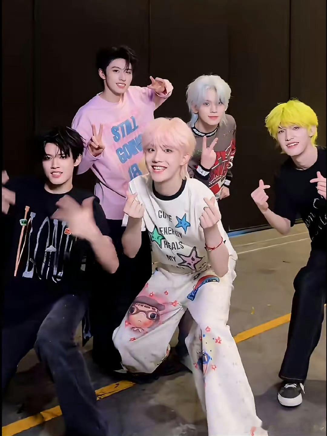 TOP现在新站位是苏新皓  张极 张泽禹 朱志鑫 左航了，什么情况？TOP更新站