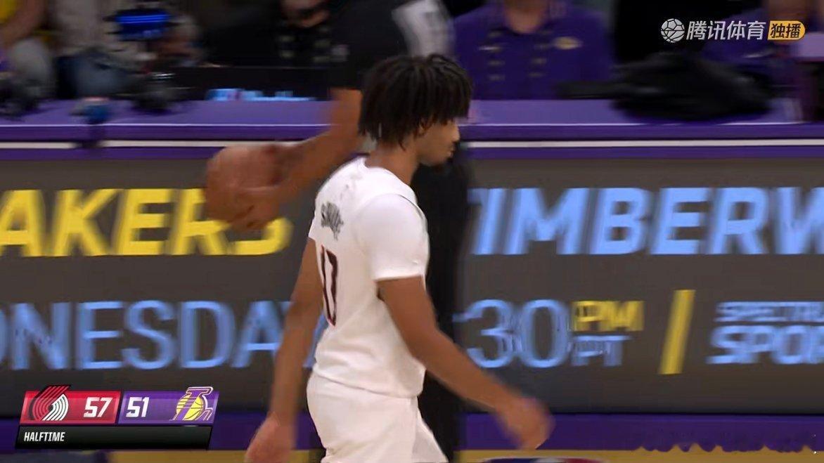 半场湖人51-57落后开拓者，有什么想说开拓者vs湖人 ​​​