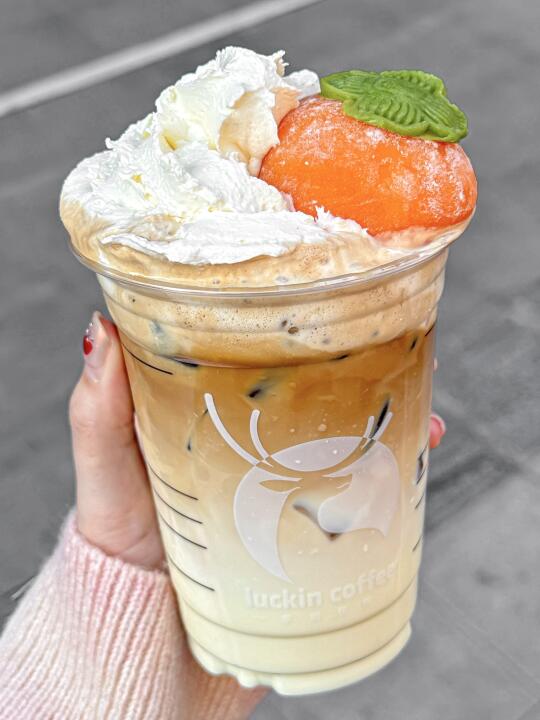 去年的人嘴真严。。。瑞幸白月光回归！！！