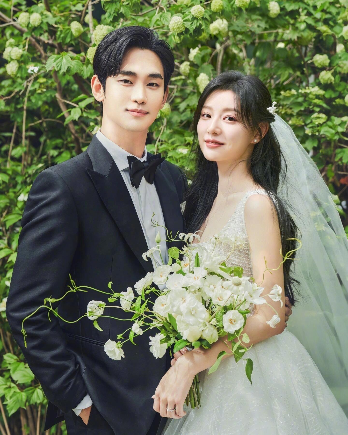 #白洪夫妇结婚四周年#2020年5月2日白贤佑洪海仁成为夫妻，今天是白洪夫妇结婚