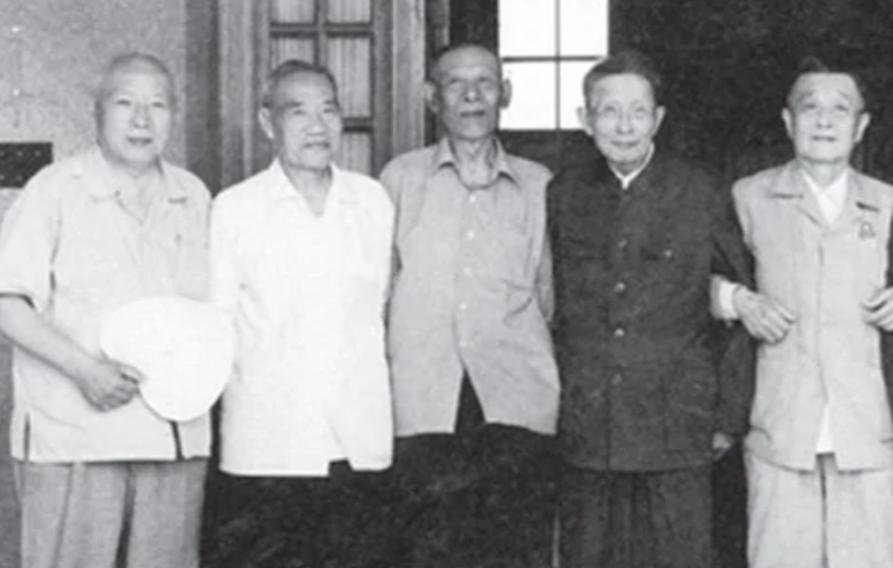 1973年宋希濂到韶山却不愿进毛主席旧居，杜聿明提醒：别忘了陈毅的忠告！
195