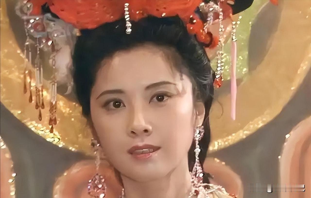 73岁仍美如少女，她演活了最美国王却无儿无女？

你说老去这件事，有人是慢慢淡出