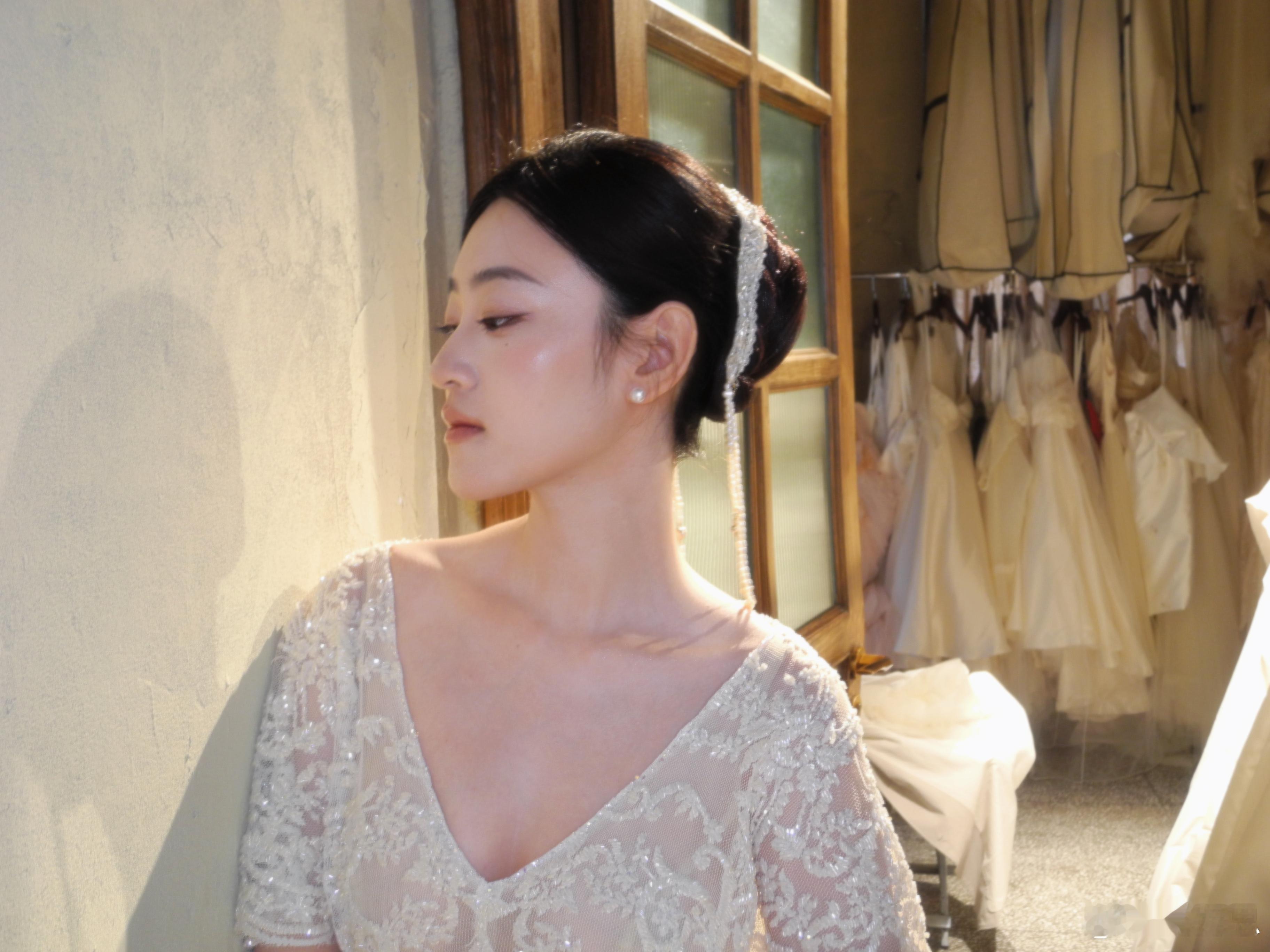 也是骨相上了（不是要结婚 是婚纱店邀请我们去拍照[举手]） ​​​