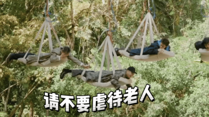 李乃文吓的面相都变了五哈这段我看了三遍，李乃文那个表情从淡定到崩溃只用了一秒，面