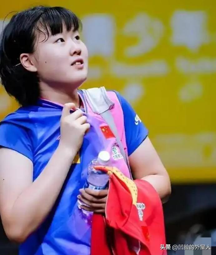 谁能想到，就在张本美和刚在重庆捧起冠军奖杯的同一周，一个15岁的青岛小姑娘在欧洲