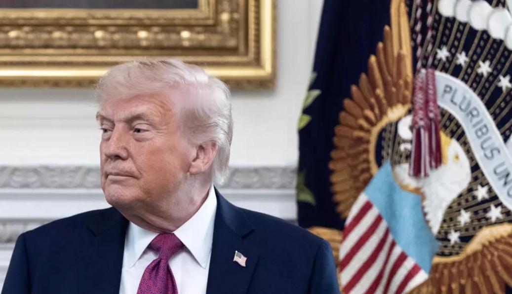 特朗普因和平谈判陷入僵局，宣布无限期延长美伊停火

美国总统唐纳德·特朗普于周二