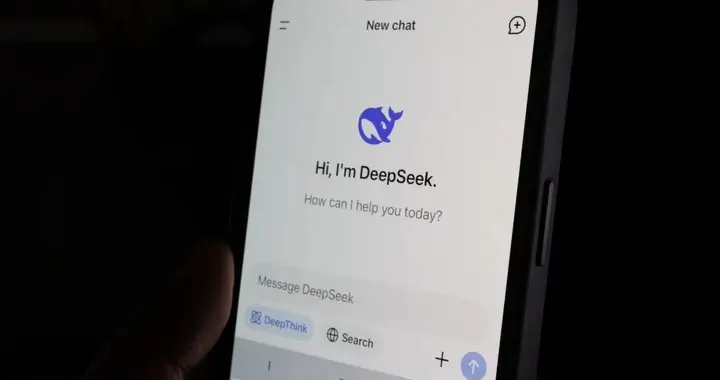 梁文鋒等來及時雨