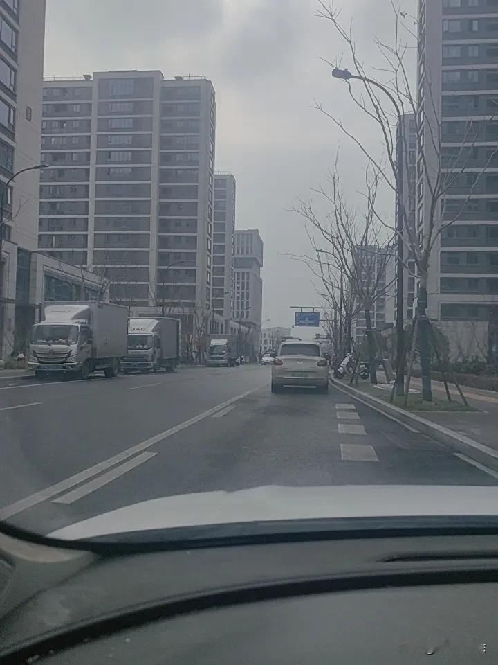 现在的人都戒烟戒酒是为了什么? 现在人戒烟戒酒原因可多了。健康是首要，吸烟有69