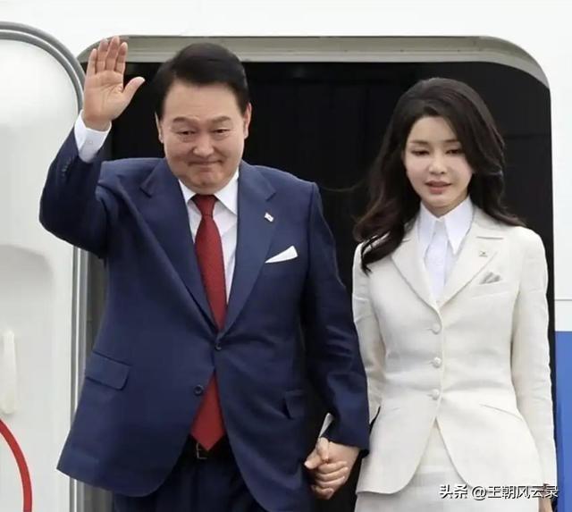 尹锡悦坐牢一年竟然大赚21.9亿韩元
尽管尹锡悦因为“内乱罪”被判无期，但他收获