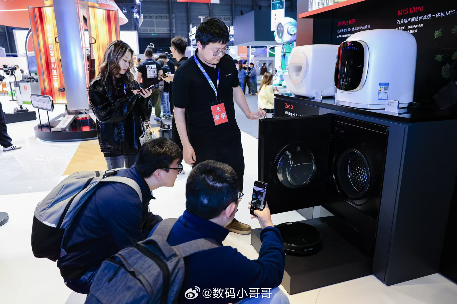 石头展台凭实力霸屏AWE全品类旗舰新品+自研尖端技术燃爆会场以硬核创新重新定义智