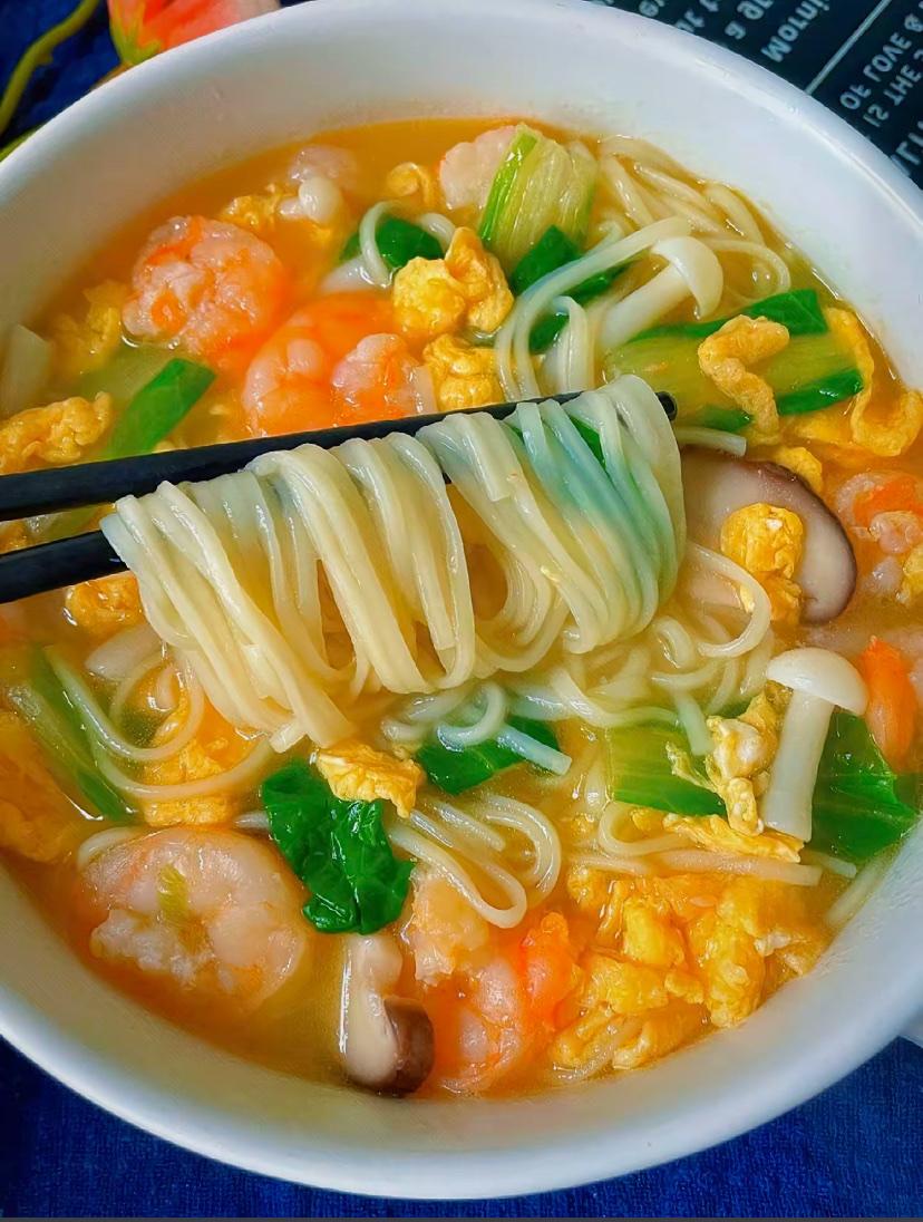 如何减肚子的肉面条就不要吃了，面条最容易长肚子上的肉。