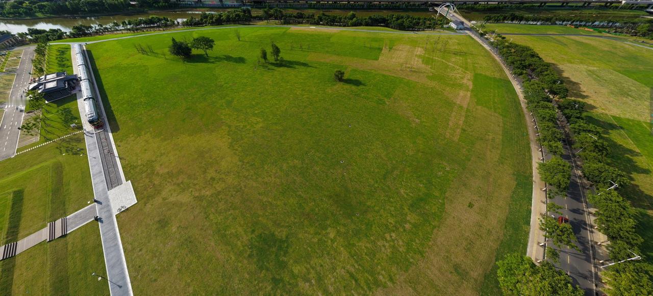 朝阳新城地铁口 真洋房 估计要爆发了！ 目前房源急缺！
在售房源 
国贸春天17