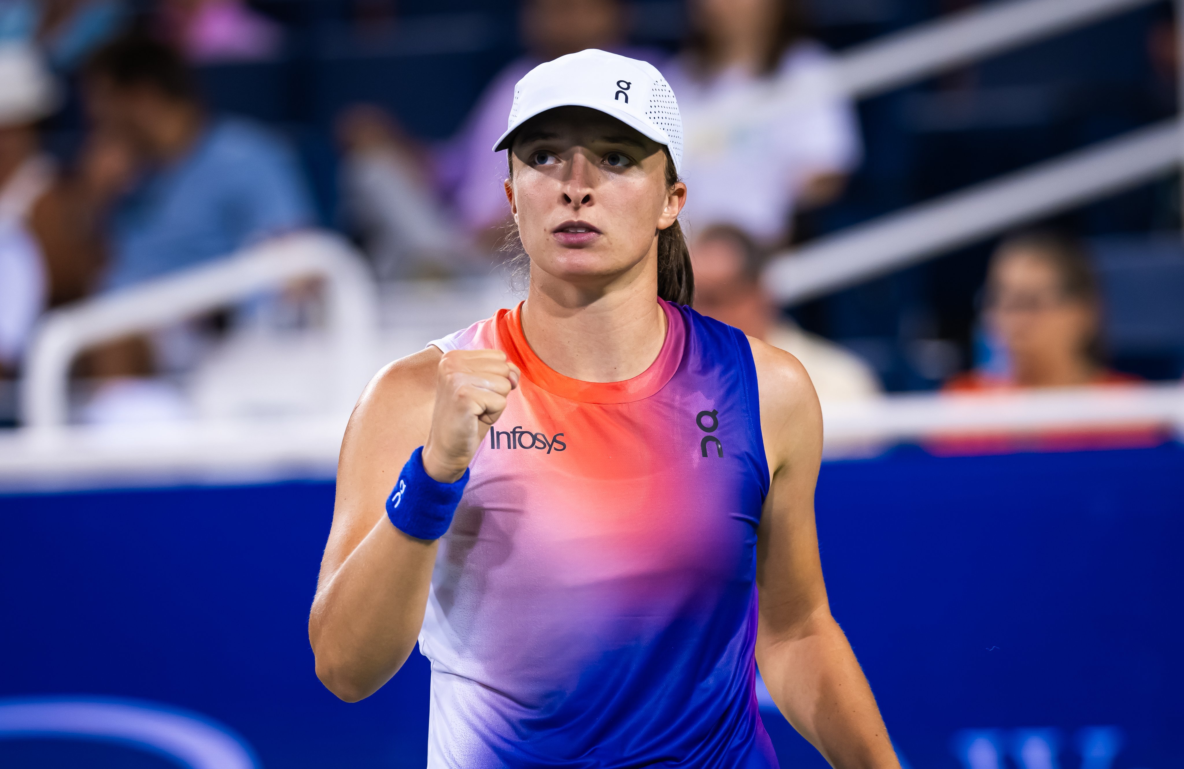 #网坛风云# WTA1000辛辛那提站第三轮：头号种子斯瓦泰克以6-2/6-2横