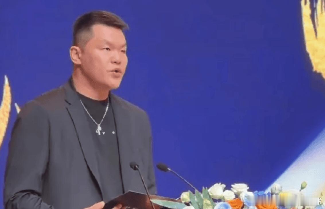 朱芳雨赛季前曾表示：球队休赛期的动作就是为了冲击第12冠北京男篮晋级半决赛