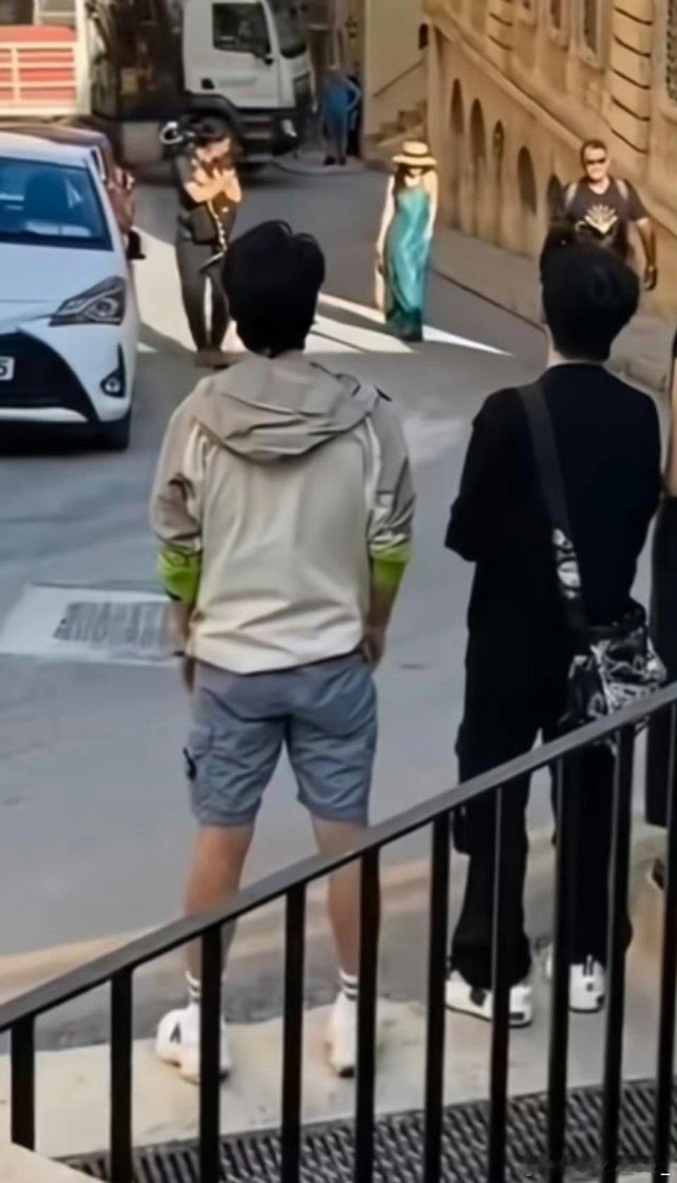 #杨蓉好美的女明星 魏晨也是个岛民#补药啊魏晨快点挽回一下你的形象！！好叭和好朋