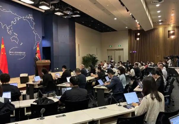 日本想赢中国想疯了！

在见识了乌克兰仅用廉价无人机，就把俄后方整的一团糟后，日
