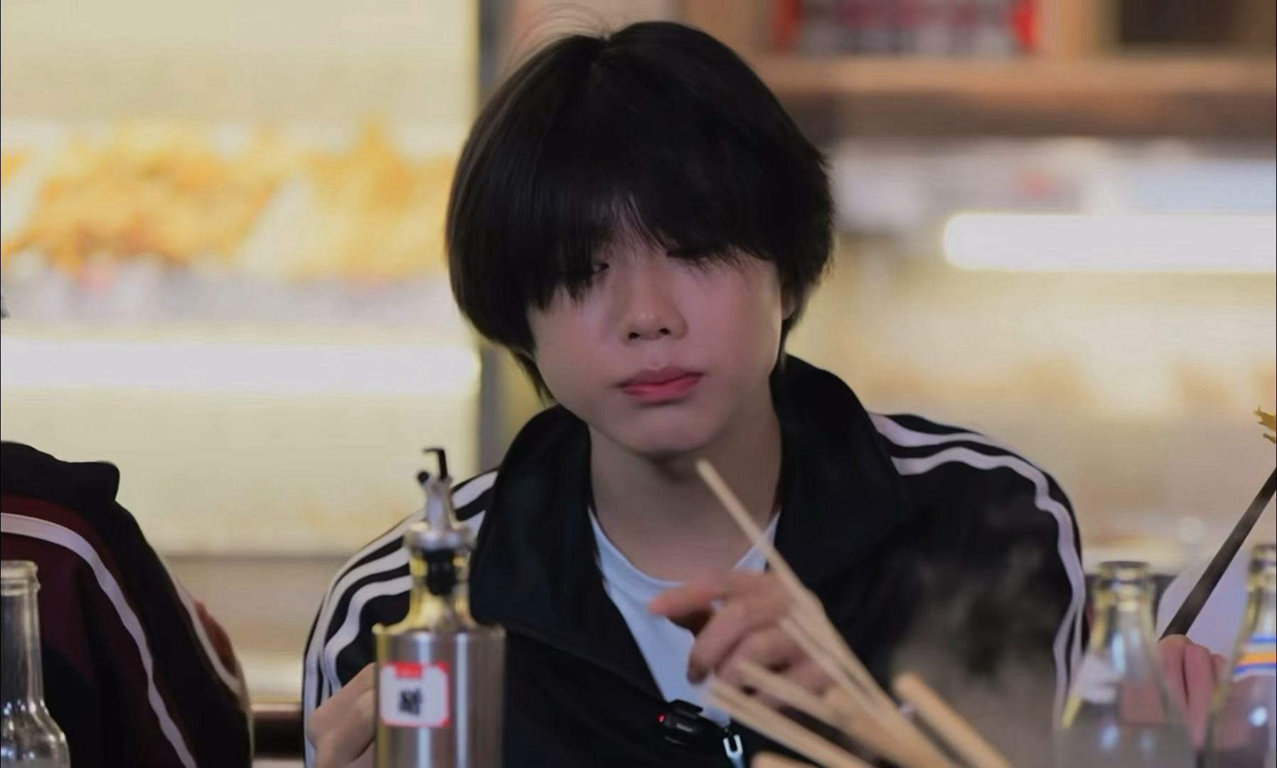 全世界正数第一爱吃水果的宝宝猪 吃一半说完一句话马上再来一口