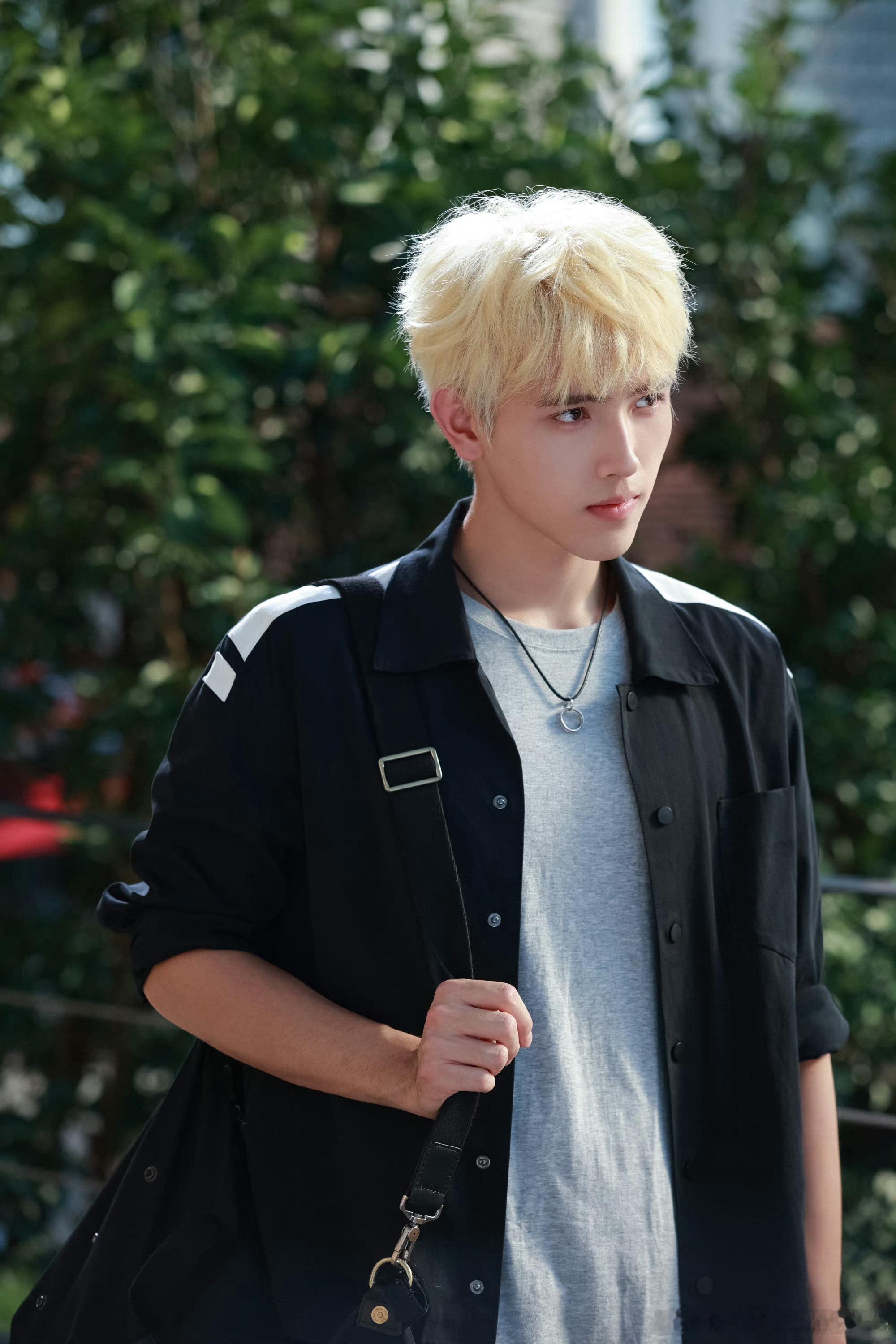 #终于又能吃到现偶的细糠了#陈飞宇就是我心目中的校园男神和青春偶像了，感觉真的非