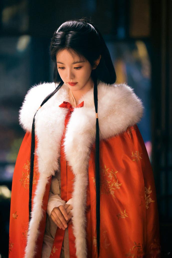 田曦薇水仙把我养的很好田曦薇新剧水仙设定简直太带感了，狠坏双生”的魅力太绝了，这