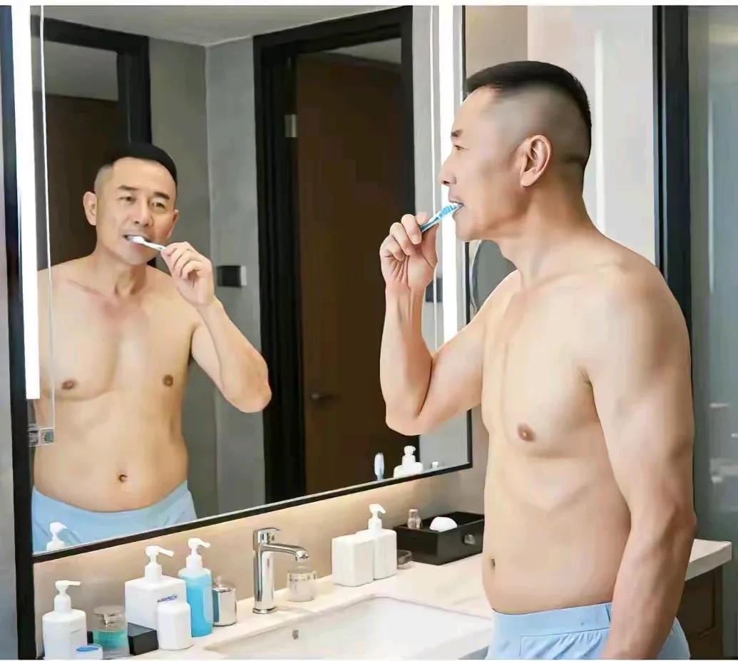 人到中年是时候管理自已了，每天站在镜子前，看看镜中的自己，面容带着岁月的痕迹，眼