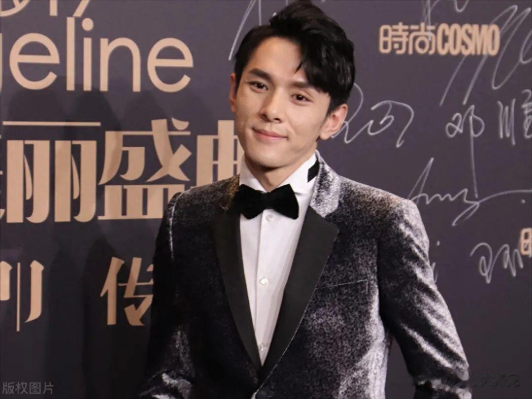 曝光李佳琦烤箱内幕！底价风波揭开商业逻辑、市场现状与监管问题
网红李佳琦被一款烤